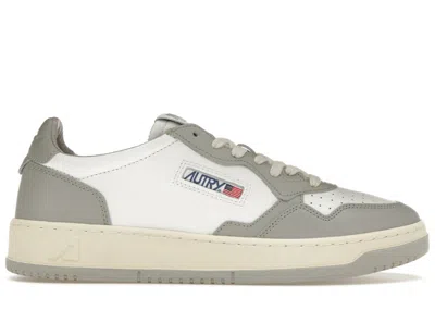Pre-owned Autry Men's  Medalist Leather Low Sneakers In Grey/white/cream