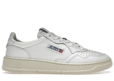 Pre-owned Autry Men's  Medalist Leather Low Sneakers In White/cream