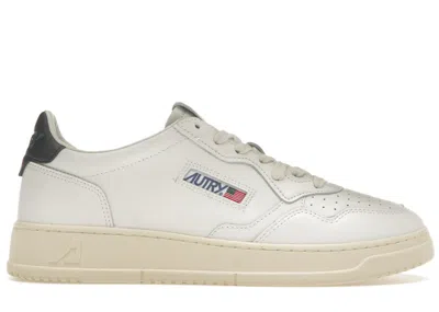 Pre-owned Autry Men's  Medalist Leather Low Sneakers In White/dark Blue/cream