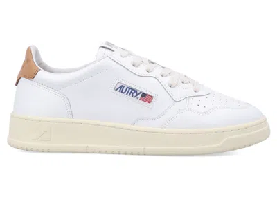 Pre-owned Autry Men's  Medalist Leather Low Sneakers In White/sandstorm