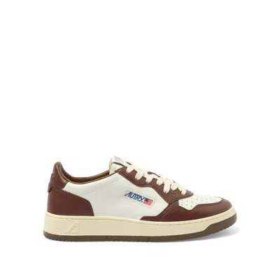 Autry Men's Medalist Low Bicolour Sneakers In White/chestnut