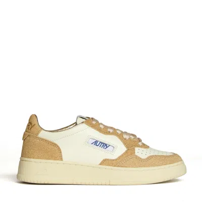 AUTRY MINIMALIST LOW-TOP SNEAKERS IN MARSH SAND