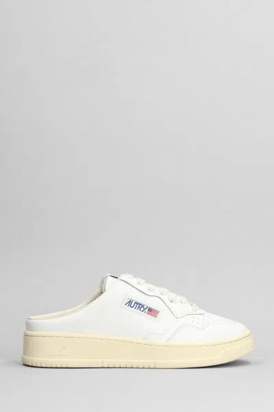 Autry Comfortable Goat Leather Flat Shoes For Women In White