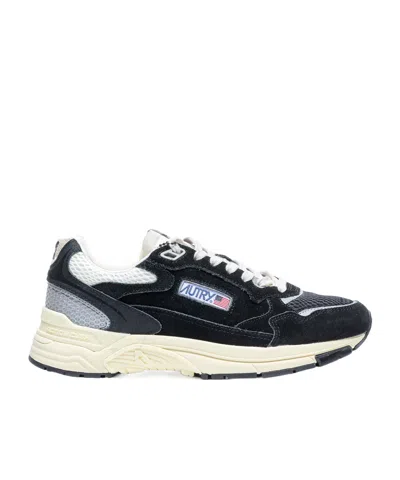 Autry Panelled Lace-up Sneakers In Black