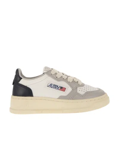 Autry Panelled Low-top Leather Sneakers In Nude