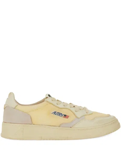 Autry Panelled Low-top Snekares In Neutral