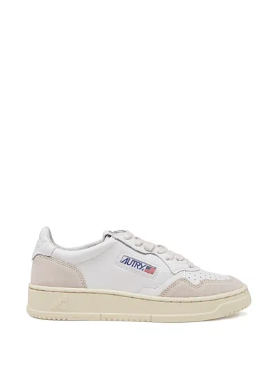 Autry Medalist White Low Top Sneakers With Logo Patch On Tongue And Side In Leather Blend Woman
