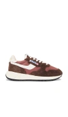 Autry Reelwind Low Panelled Suede Sneakers In 白色，乌木黑