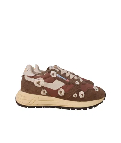 Autry Round-head Sneakers In Nude
