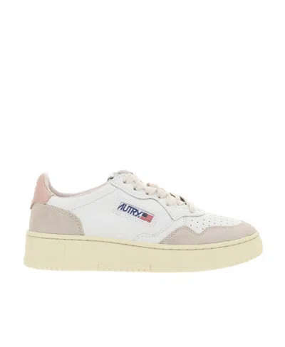Autry Medalist Low Sneakers In White