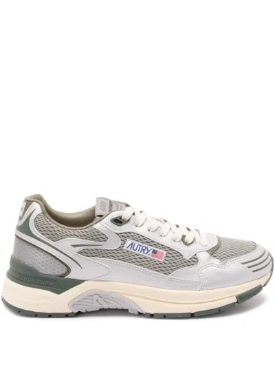 AUTRY MEN SILVER WHITE LOGO SNEAKERS
