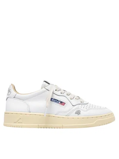 Autry Medalist Low Sneakers In White Leather With Silver Embroidery In Multi