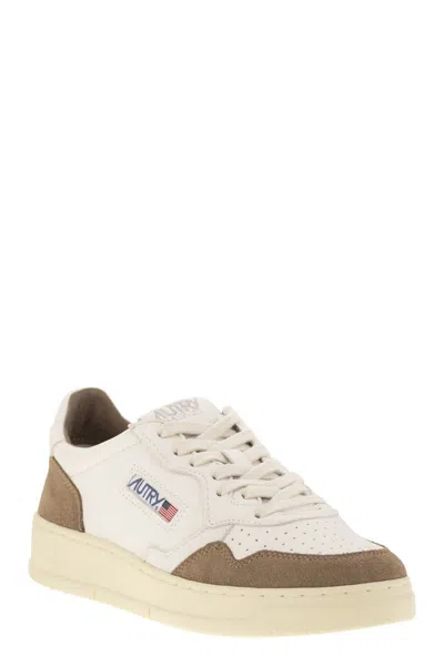 Autry Sneakers In Neutral