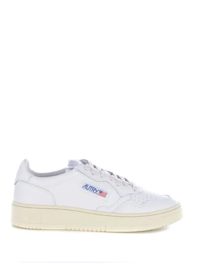 Autry Sneakers  "medalist Low" In White