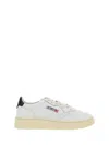 Autry Medalist Low Leather Sneakers In Bianco/nero