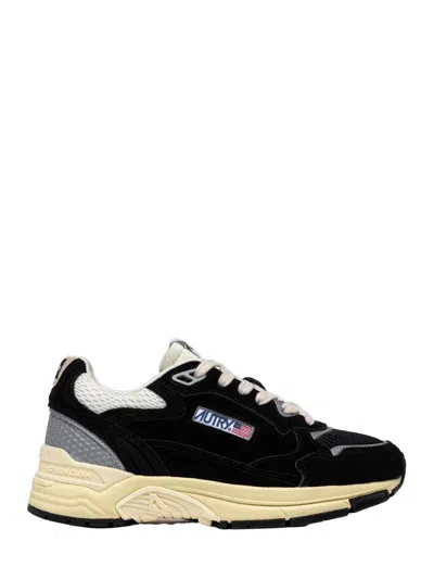 Autry Trainers In Black