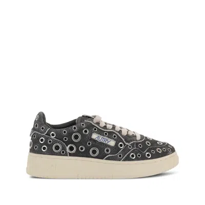 Autry Medalist Low Eyelet-embellished Sneakers In Black