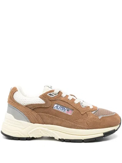 AUTRY HYPERWAY SNEAKERS IN CIGAR AND SILVER MESH AND SUEDE