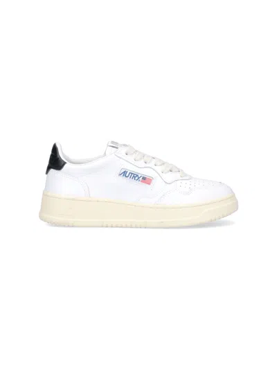 Autry Sneakers Low "medalist" In White