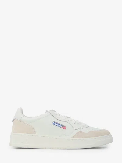 Autry Medalist Low Sneakers In White