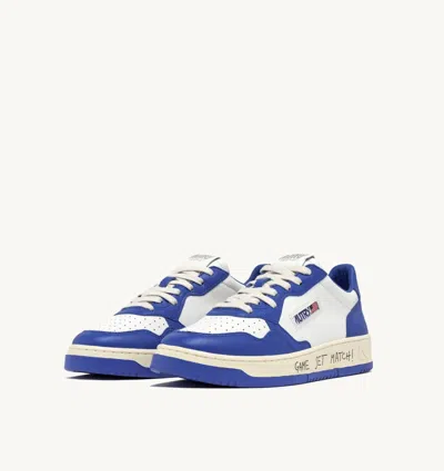 Autry Sneakers Medalist Low With Cushioned Collar And Micro-perforations In Blue