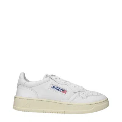 Autry Women Sneakers Medalist In White