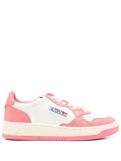 Autry Medalist Low Sneakers In Two-tone Leather In White, Pink