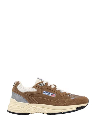 Autry Sneakers In Sand