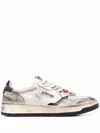 Autry Medalist Super Vintage Low Sneakers In White