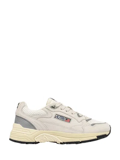 Autry Trainers In White