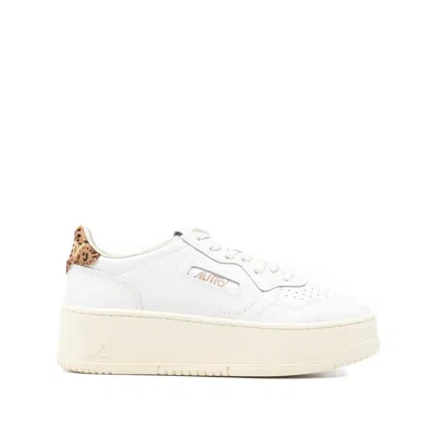 Autry Medalist Sneakers In White