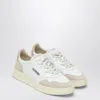 Autry Medalist Low Leather Sneakers In White