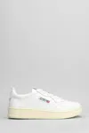 Autry Medalist Low Sneakers In White