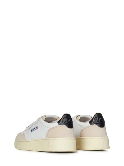 Autry Medalist Sneakers In White/black Leather