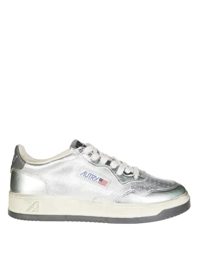 Autry Sup Vint Low M Sneakers In Silver