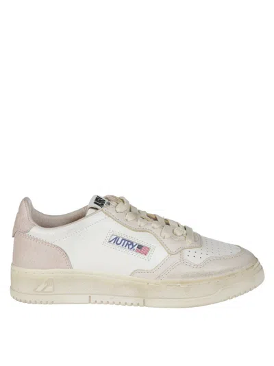 Autry Sup Vint Low Sneakers In White
