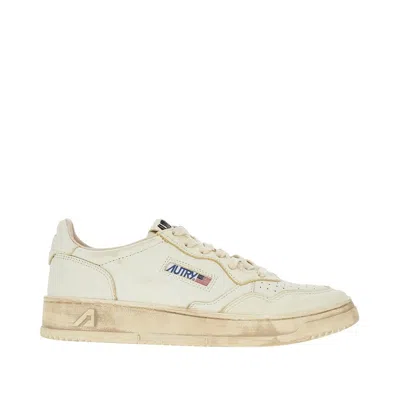 Autry Super Vintage Medalist Low Sneakers In White