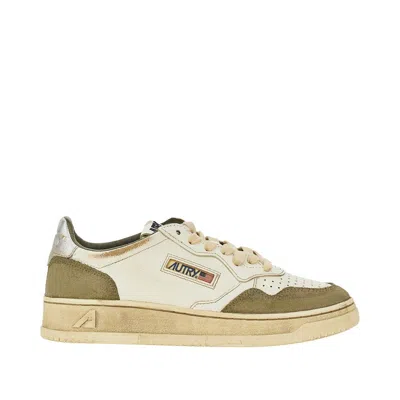Autry Super Vintage Medalist Low Sneakers In White
