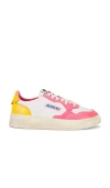 Autry Women's Medalist Super Vintage Low Sneakers In Marigold In White