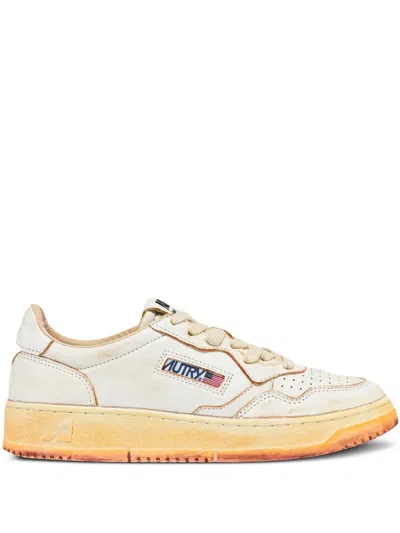Autry Super Vintage Sneakers In White