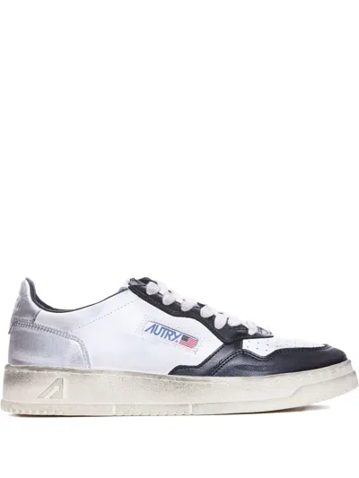 Autry Super Vintage Medalist Sneakers In White