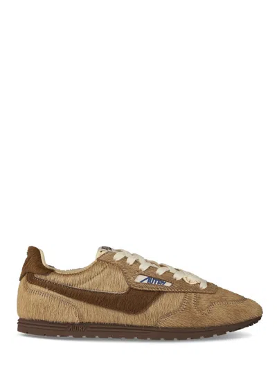 AUTRY TEXTURED BROWN SNEAKERS WITH CONTRASTING SWOOSH