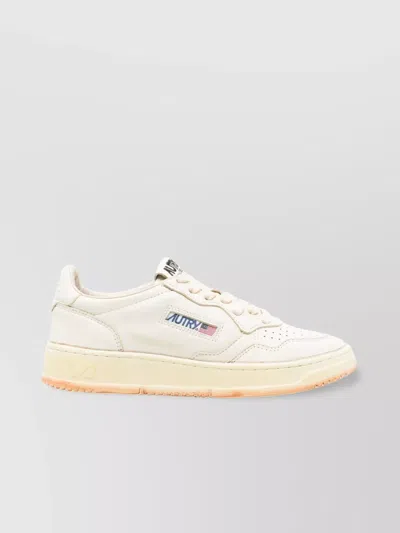 Autry Timeless Retro Sneakers With Perforated Silhouette In Blanco