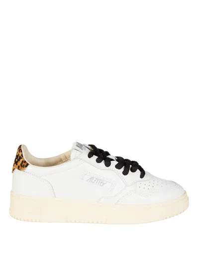 Autry Ultra Lightweight Medalist Low Sneakers For Women In White