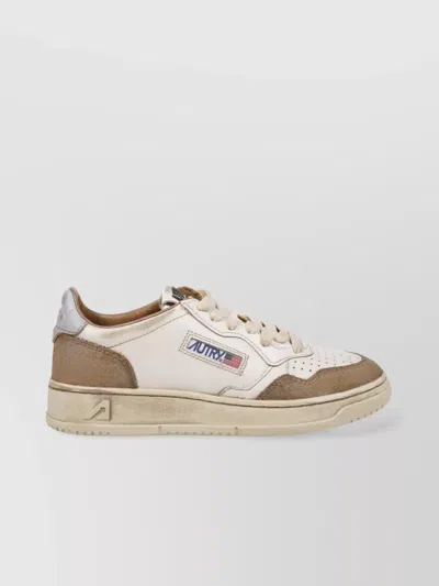 AUTRY VINTAGE LOW SNEAKER FEATURING CONTRAST PANELS