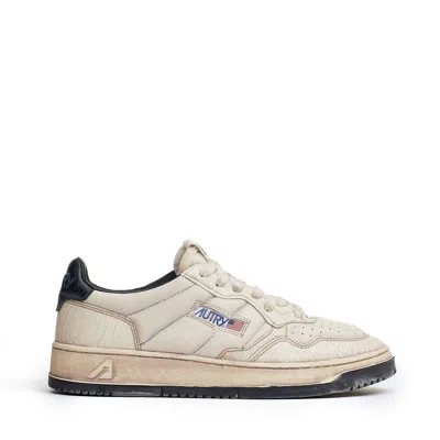 Autry Medalist Low Super Vintage Calfskin Sneakers With Worn Effect In White