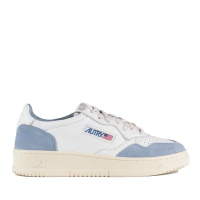 AUTRY AUTRY WHITE AND LIGHT BLUE LEATHER AND SUEDE MEDALIST LOW SNEAKERS