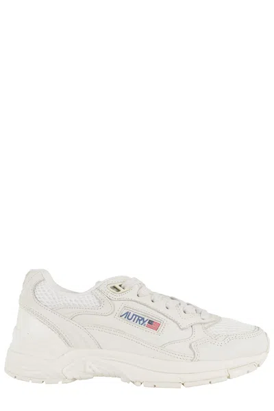 Autry White Leather And Mesh Hyperway Sneakers
