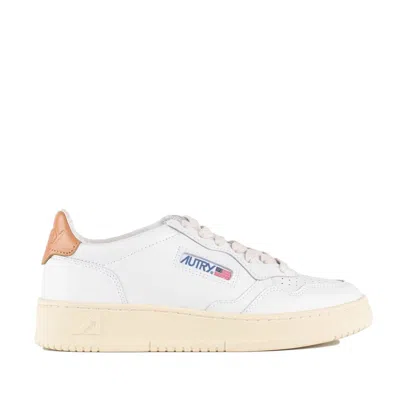 Autry White Leather And Sandstorm Medalist Low Sneakers In White, Brown