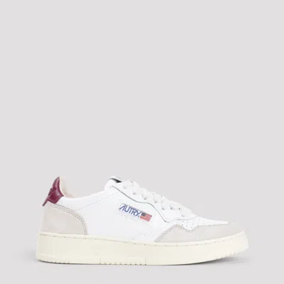 Autry 'medalist Low' White Sneakers With Suede Inserts And Contrasting Heel Tab In Leather Woman In Wh/coco Shl